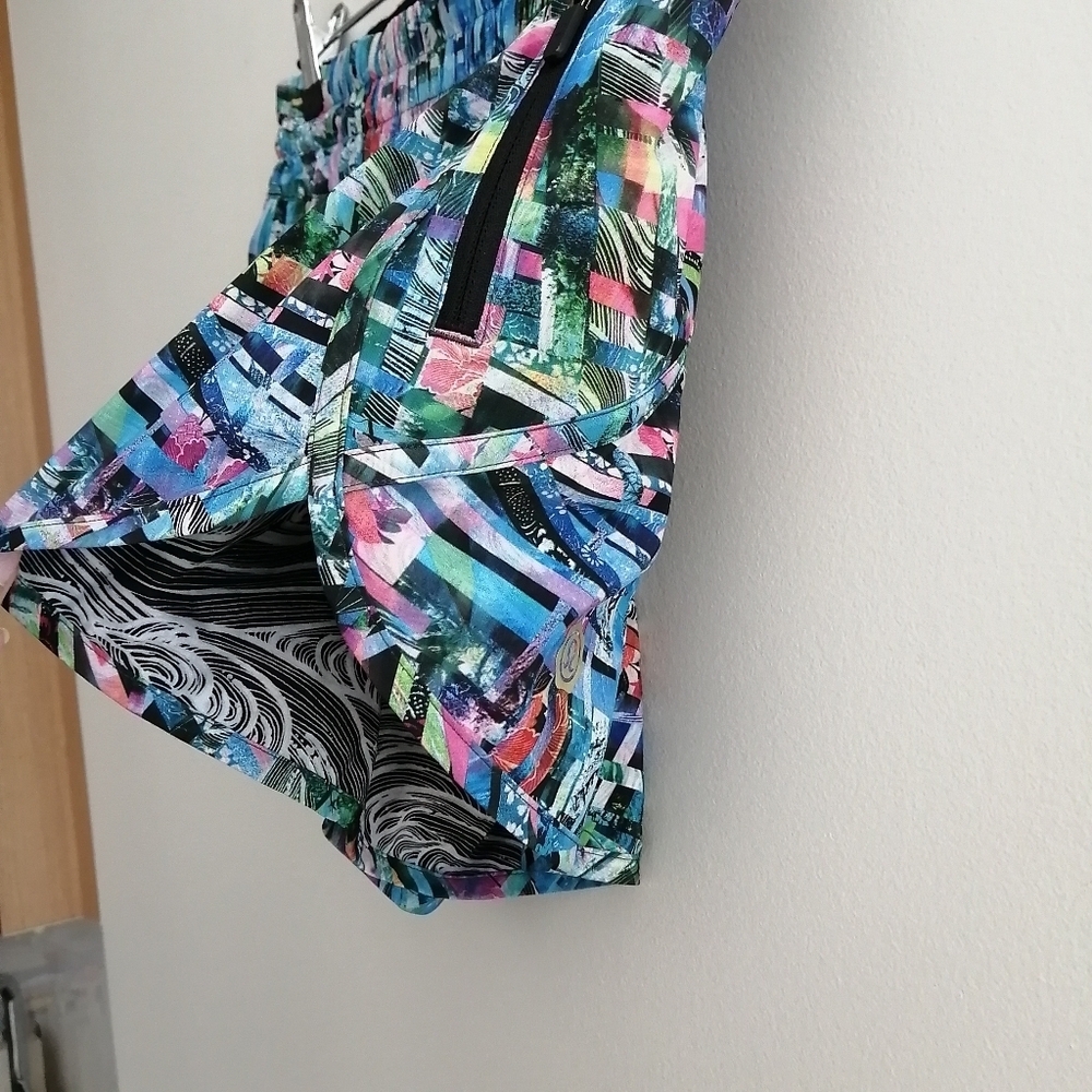 Lululemon Tracker Shorts Special Edition Seawheeze 4" Inseam Pink Blue Rare 6 - Picture 8 of 13